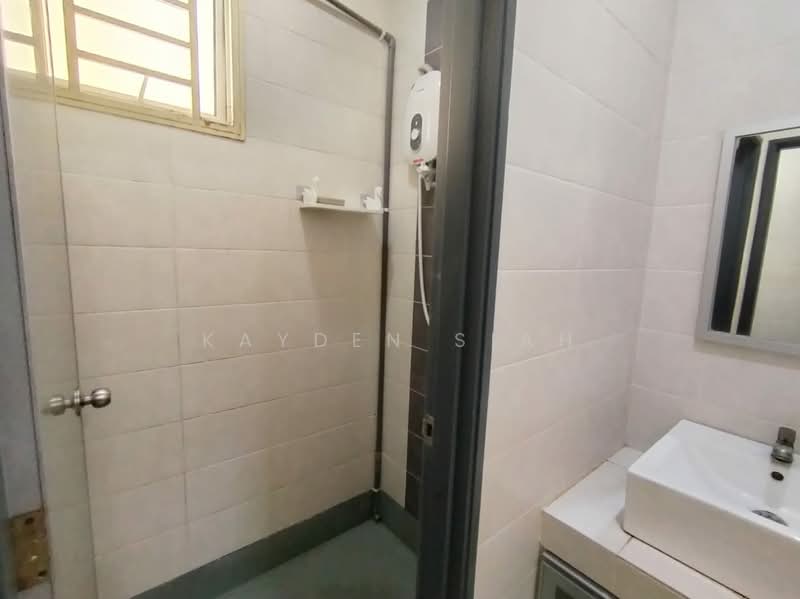 Service Residence for Rent at Mesahill - Kayden Siah - Bathroom - PropertyGuru.com.my