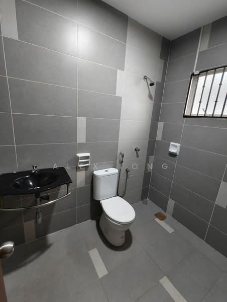 2.5-storey Terraced House for Sale in Bandar Puteri Klang (Klang) - Alex Tong - Bathroom - PropertyGuru.com.my