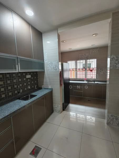2.5-storey Terraced House for Sale in Bandar Puteri Klang (Klang) - Alex Tong - Kitchen - PropertyGuru.com.my