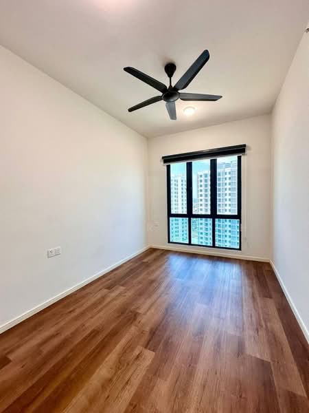 Service Residence for Sale at Suasana @ Utropolis - Esther Neoh - Bedroom - PropertyGuru.com.my