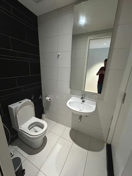 Servis Apartment untuk Disewa di Anggun Residences - Jackie Ho - Bathroom - PropertyGuru.com.my