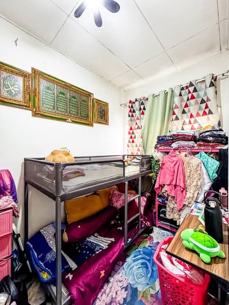 Rumah Teres 1 Tingkat untuk Dijual di Alam Perdana (Puncak Alam) - Izzat Zamros - Bedroom - PropertyGuru.com.my