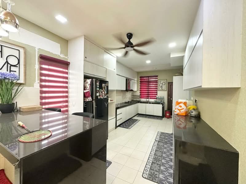 2-storey Terraced House for Rent in Saujana Rawang (Rawang) - Evelyn Khoo - Kitchen - PropertyGuru.com.my