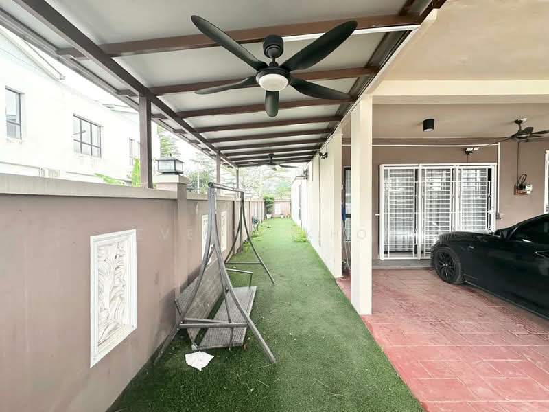 2-storey Terraced House for Rent in Saujana Rawang (Rawang) - Evelyn Khoo - Side Land + Car Porch - PropertyGuru.com.my