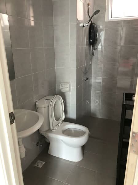 Condominium for Rent at i-Santorini - Dyson Ng - Bathroom - PropertyGuru.com.my