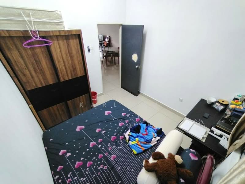 2-storey Terraced House for Sale in Taman Mutiara Rini (Skudai) - Karl Lim - Bedroom - PropertyGuru.com.my