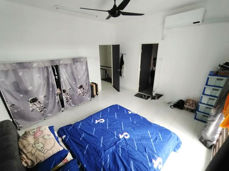 2-storey Terraced House for Sale in Taman Mutiara Rini (Skudai) - Karl Lim - Bedroom - PropertyGuru.com.my