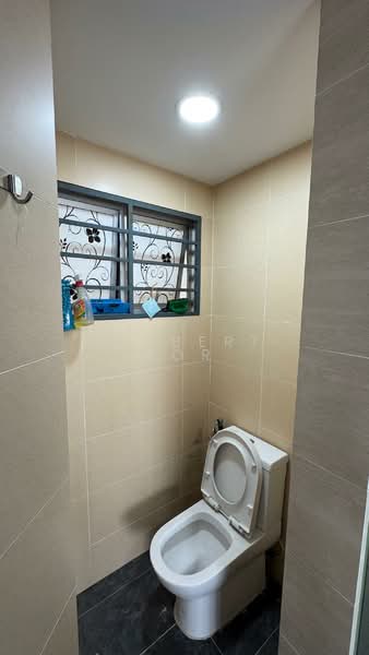 Servis Apartment untuk Dijual di Main Place Residence - Gilbert Hor - Bathroom - PropertyGuru.com.my