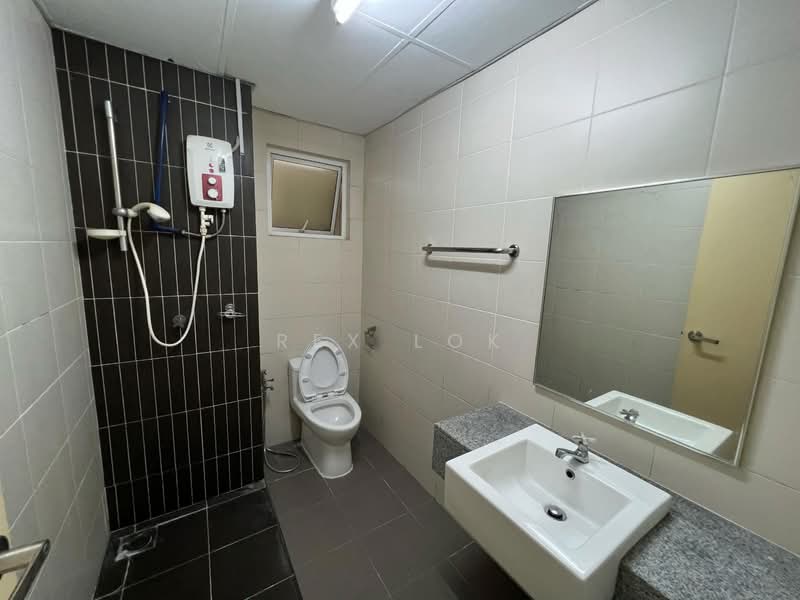 Servis Apartment untuk Disewa di Metropolitan Square - Rex Lok - Bathroom - PropertyGuru.com.my