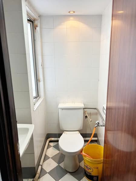 Kedai untuk Disewa di Petaling Jaya (Selangor) - Lee Sing Siong - Bathroom - PropertyGuru.com.my