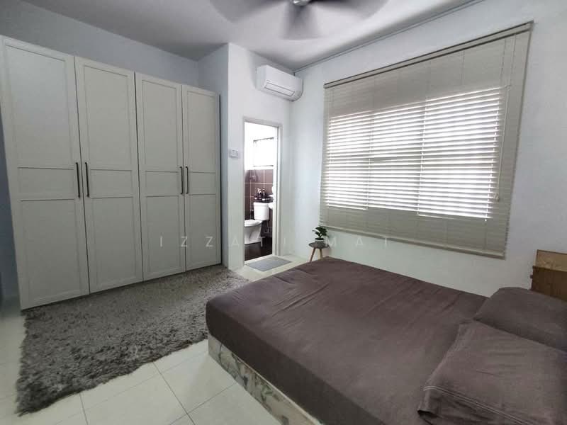 2-storey Terraced House for Sale in Bandar Saujana Putra (Tanjong Duabelas) - Izzati Mat - Bedroom - PropertyGuru.com.my