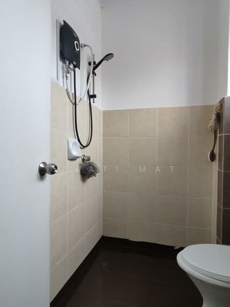 2-storey Terraced House for Sale in Bandar Saujana Putra (Tanjong Duabelas) - Izzati Mat - Bathroom - PropertyGuru.com.my