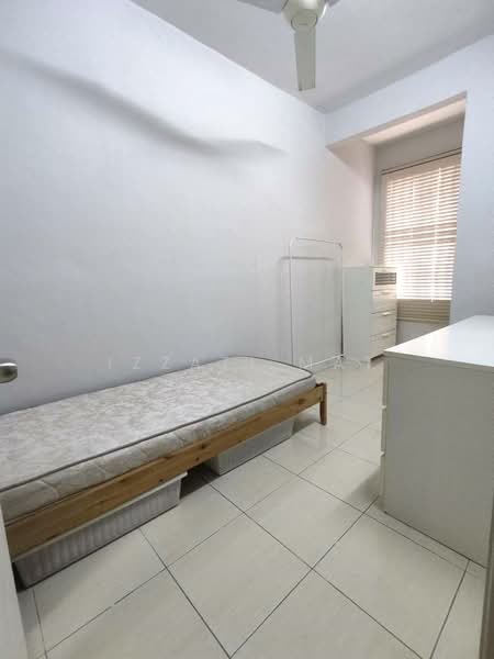 2-storey Terraced House for Sale in Bandar Saujana Putra (Tanjong Duabelas) - Izzati Mat - Bedroom - PropertyGuru.com.my