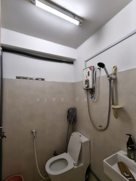 Rumah Teres 2 Tingkat untuk Disewa di Bandar Sunway (Sunway) - Alps Tan - Bathroom - PropertyGuru.com.my