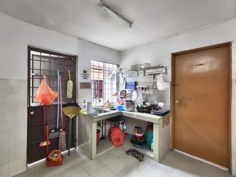 Rumah Teres 2 Tingkat untuk Disewa di Bandar Sunway (Sunway) - Alps Tan - Kitchen - PropertyGuru.com.my
