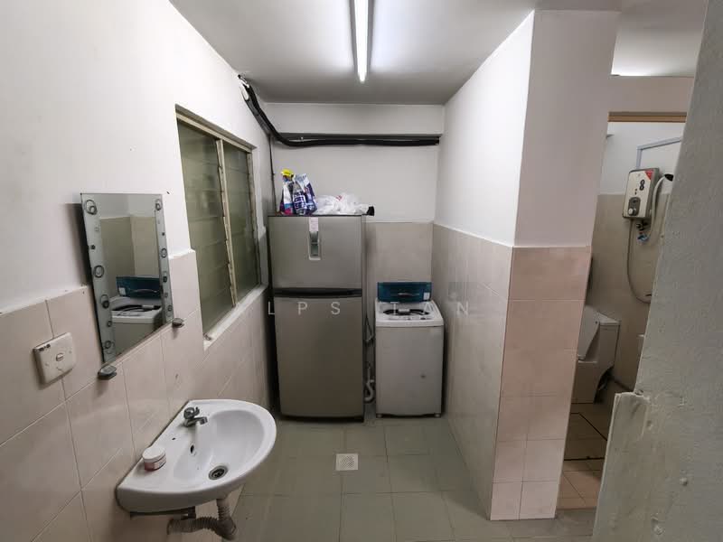 Rumah Teres 2 Tingkat untuk Disewa di Bandar Sunway (Sunway) - Alps Tan - Bathroom - PropertyGuru.com.my