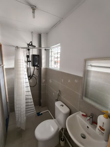 Rumah Teres 2 Tingkat untuk Disewa di Bandar Sunway (Sunway) - Alps Tan - Bathroom - PropertyGuru.com.my