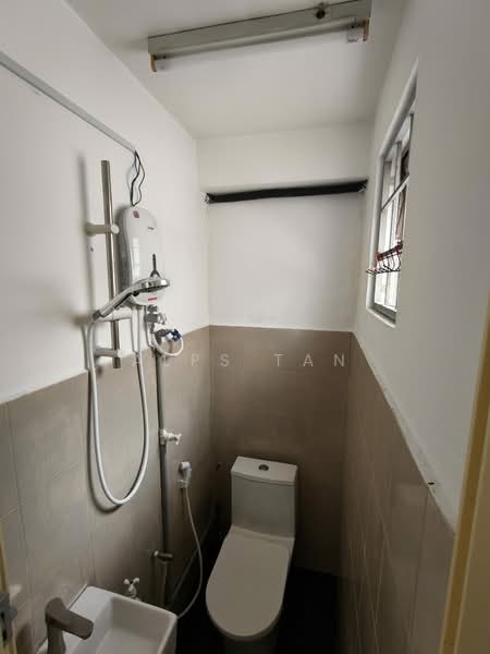 Rumah Teres 2 Tingkat untuk Disewa di Bandar Sunway (Sunway) - Alps Tan - Bathroom - PropertyGuru.com.my