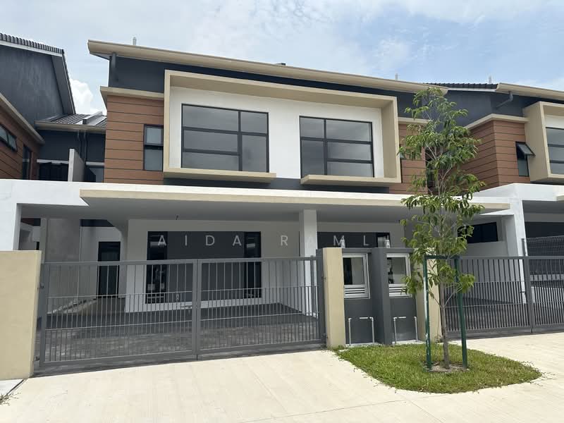 2-storey Terraced House for Sale in Taman Cahaya Alam (Shah Alam) - Aida Ramli - Exterior - PropertyGuru.com.my