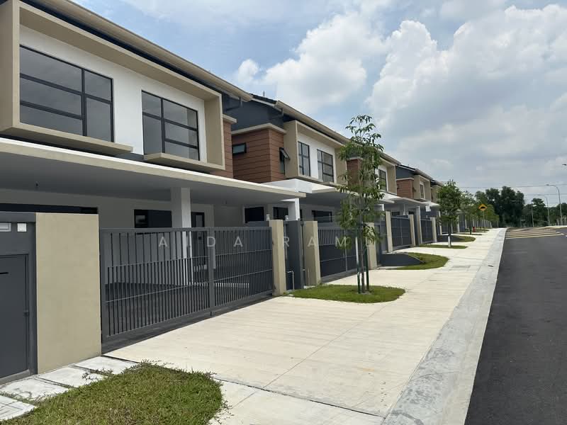 2-storey Terraced House for Sale in Taman Cahaya Alam (Shah Alam) - Aida Ramli - Exterior - PropertyGuru.com.my