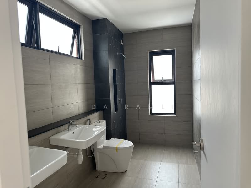 2-storey Terraced House for Sale in Taman Cahaya Alam (Shah Alam) - Aida Ramli - Bathroom - PropertyGuru.com.my