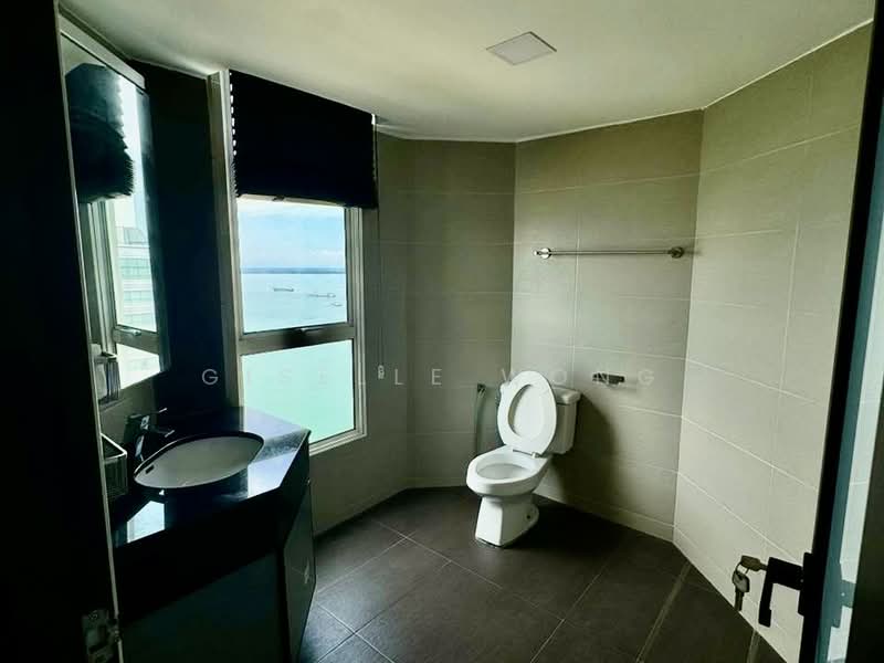 Kondominium untuk Disewa di Gurney Beach Resort - Giselle Wong - Bathroom - PropertyGuru.com.my