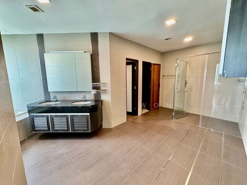 Kondominium untuk Disewa di Gurney Beach Resort - Giselle Wong - Bathroom - PropertyGuru.com.my