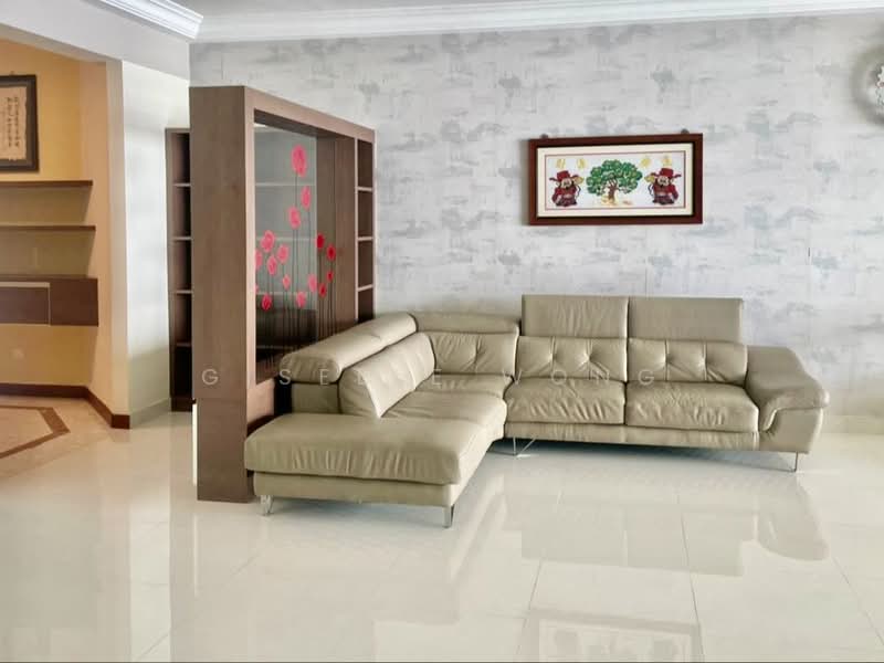 Kondominium untuk Disewa di Gurney Beach Resort - Giselle Wong - Living Room - PropertyGuru.com.my