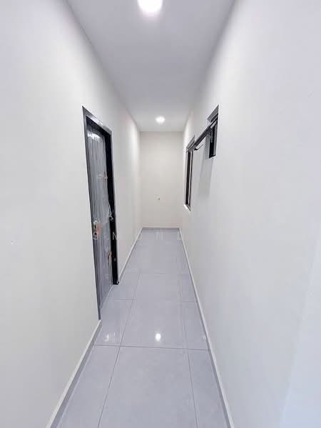 Rumah Teres 2 Tingkat untuk Dijual di Skudai (Johor) - Desmond Yap - Corridor - PropertyGuru.com.my