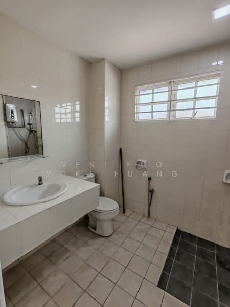 Rumah Teres 2 Tingkat untuk Disewa di Setia Alam (Selangor) - Veni Foo Yoke Fuang - Bathroom - PropertyGuru.com.my