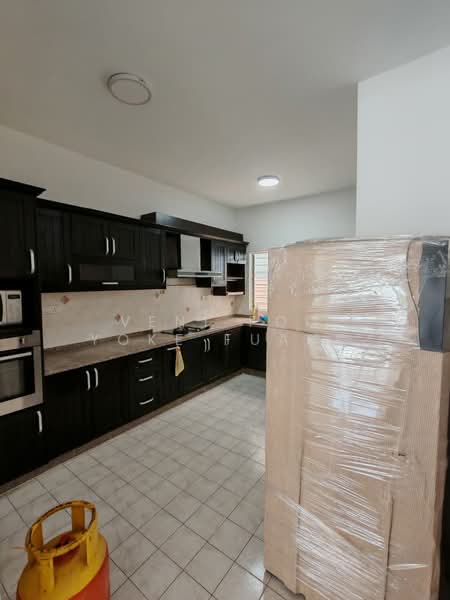 Rumah Teres 2 Tingkat untuk Disewa di Setia Alam (Selangor) - Veni Foo Yoke Fuang - Kitchen - PropertyGuru.com.my