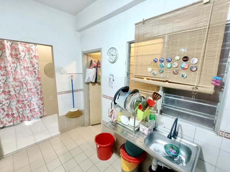 Apartment for Sale at Kristal Heights - Shaziery Iskandar - Kitchen - PropertyGuru.com.my