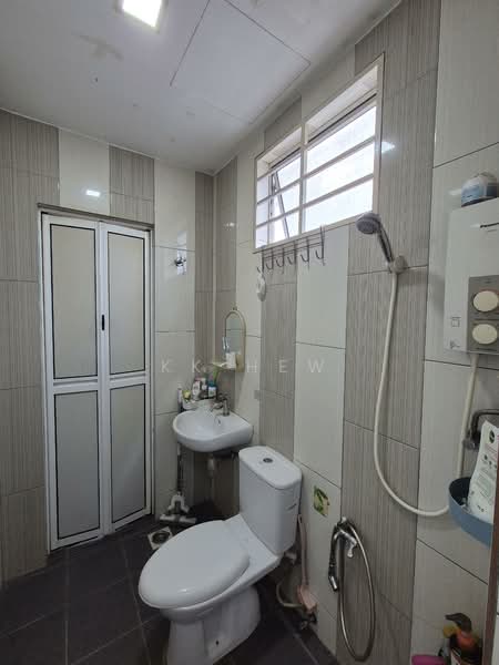 2-storey Terraced House for Sale in Taman Tiara East (Semenyih) - KK HEW - Bathroom - PropertyGuru.com.my
