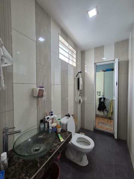 2-storey Terraced House for Sale in Taman Tiara East (Semenyih) - KK HEW - Bathroom - PropertyGuru.com.my