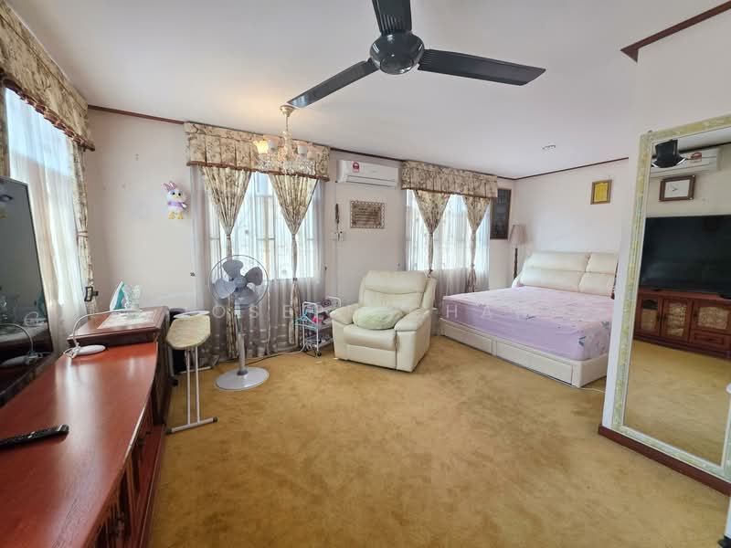 Semi-Detached House for Sale in Subang Alam (Shah Alam) - Joseph Chan - Master Bedroom - PropertyGuru.com.my