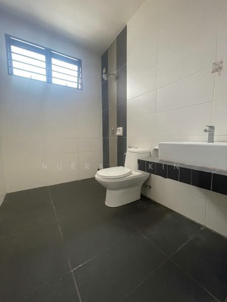 2-storey Terraced House for Rent in Denai Alam (Shah Alam) - Nurra Eikin - Bathroom - PropertyGuru.com.my