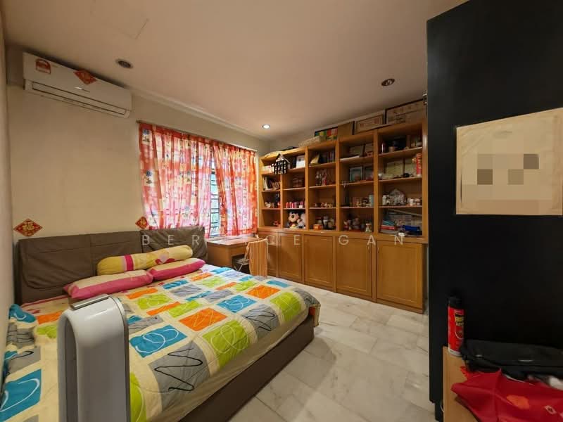 Bungalow for Sale in Taman Bukit Rinting (Masai) - Bernice Gan - Bedroom - PropertyGuru.com.my