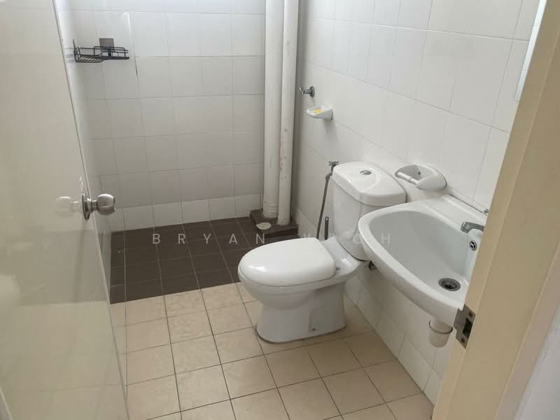 Apartment for Sale at Setia Alam - Bryan Yeoh - Bathroom - PropertyGuru.com.my