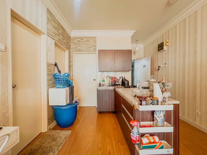 Service Residence for Sale at Vista Alam - Izzat Zamros - Kitchen - PropertyGuru.com.my