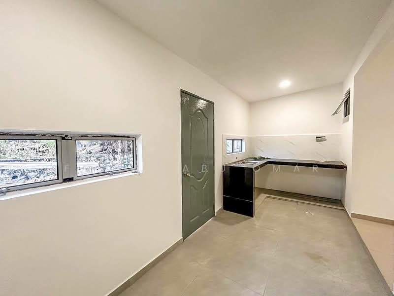 Rumah Teres 1 Tingkat untuk Dijual di Bukit Beruntung (Selangor) - Faisal Abu Omar - Kitchen - PropertyGuru.com.my