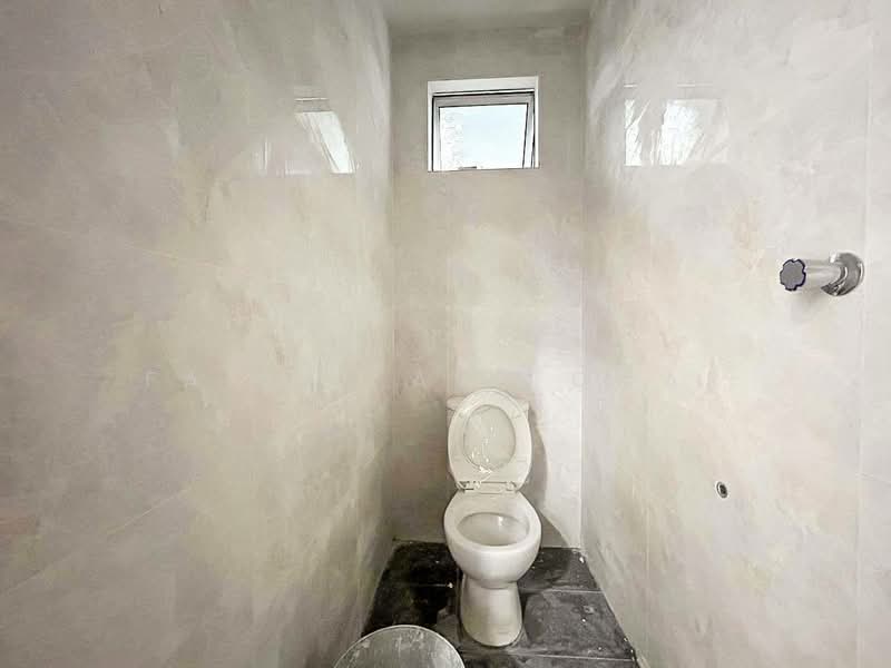 Rumah Teres 1 Tingkat untuk Dijual di Bukit Beruntung (Selangor) - Faisal Abu Omar - Bathroom - PropertyGuru.com.my