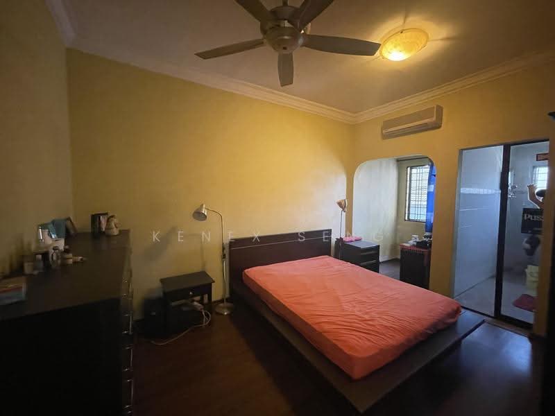 2-storey Terraced House for Sale in Saujana Damansara (Damansara Damai) - Kenex Seng - Bedroom - PropertyGuru.com.my