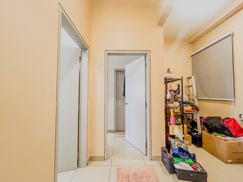 Servis Apartment untuk Dijual di SkyLake Residence - Izzat Zamros - Corridor - PropertyGuru.com.my