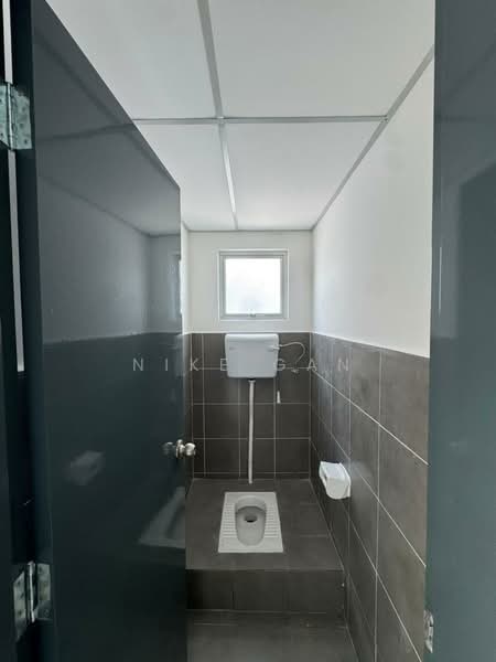 Shop / Office for Rent in Bandar Indahpura (Kulai) - Nike Gan - Bathroom - PropertyGuru.com.my