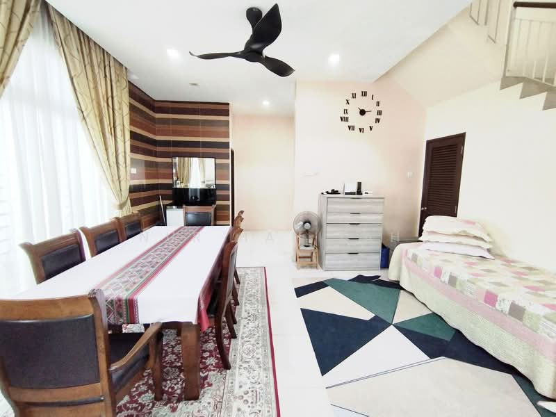 Rumah Berkembar untuk Dijual di Bandar Puncak Alam (Puncak Alam) - Nur Hanizah - Dining Room - PropertyGuru.com.my
