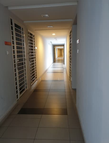Servis Apartment untuk Disewa di Tiara Mutiara / The Crown - Kim Lee - Corridor - PropertyGuru.com.my