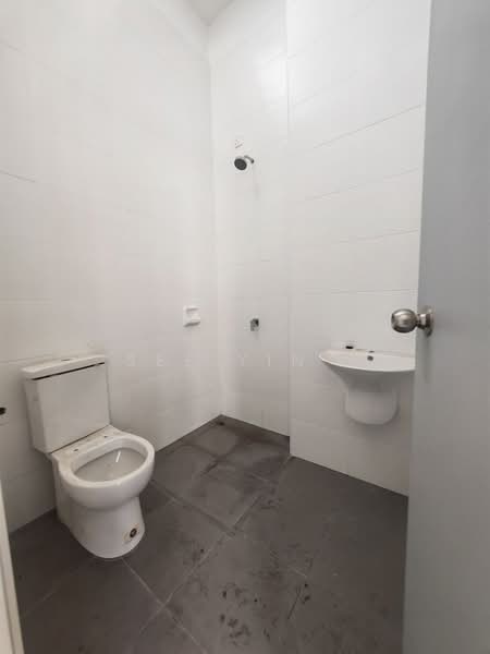 Rumah Teres 2 Tingkat untuk Dijual di Eco Summer (Johor Bahru) - See Yin . - Bathroom - PropertyGuru.com.my