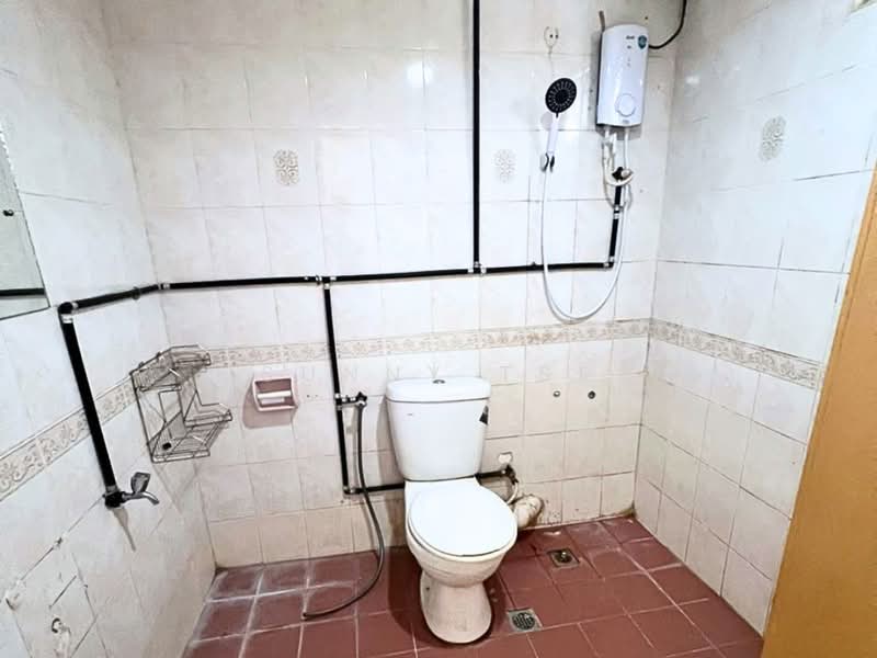 Kondominium untuk Disewa di Villa Emas - Sunny Tse - Bathroom - PropertyGuru.com.my