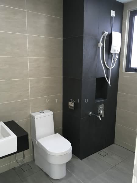 Kondominium untuk Dijual di Ascenda Residence @ Skyarena - MT Tiu - Bathroom - PropertyGuru.com.my