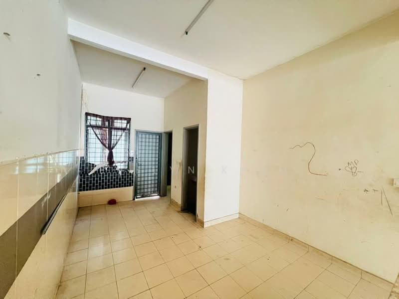 2-storey Terraced House for Sale in Saujana Rawang (Rawang) - Evelyn Khoo - Kitchen - PropertyGuru.com.my